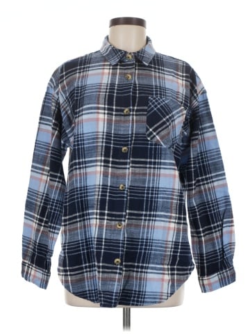 Maurices Long Sleeve Button-Down Shirt (view 1)