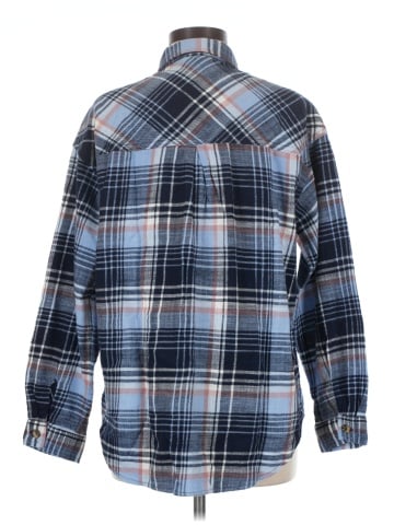 Maurices Long Sleeve Button-Down Shirt (view 2)
