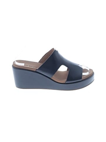 Corkys Wedges (view 1)