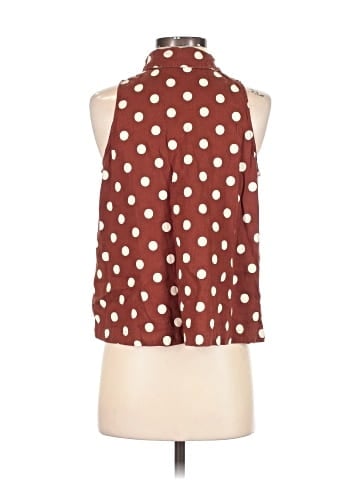 Gap Sleeveless Button-Down Shirt (view 2)