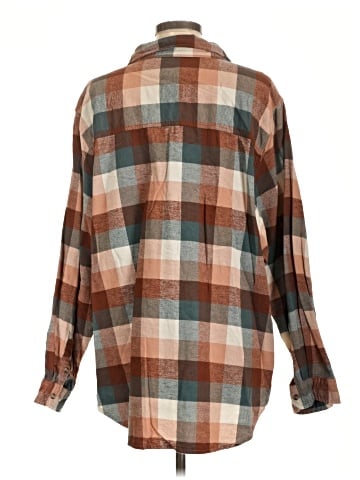 Universal Thread Long Sleeve Button-Down Shirt (view 2)