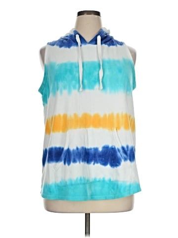 LIVI Poncho (view 1)