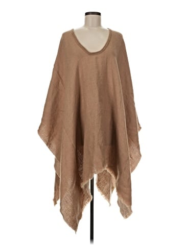 Cuyana Poncho (view 1)