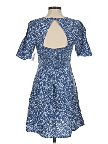 Old Navy Casual Dress (view 2)