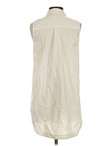 Athleta Sleeveless Button-Down Shirt (view 2)