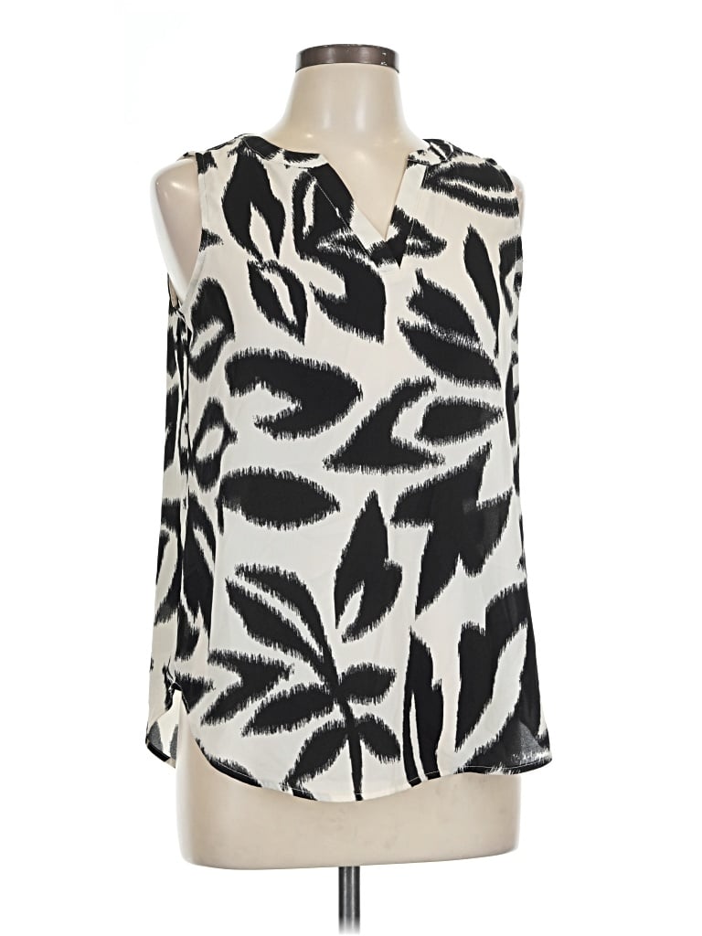 Pre-owned Maurices Sleeveless Blouse In Ivory
