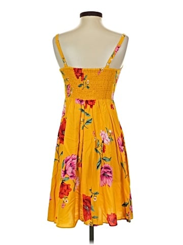 Old Navy Casual Dress (view 2)