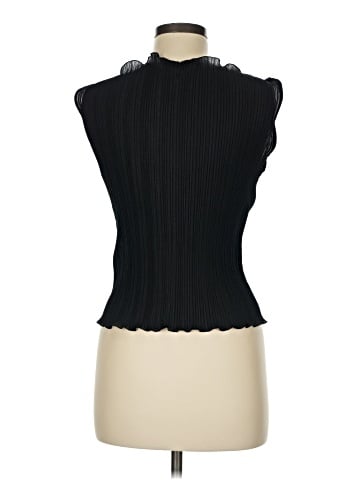 Abercrombie & Fitch Sleeveless T-Shirt (view 2)