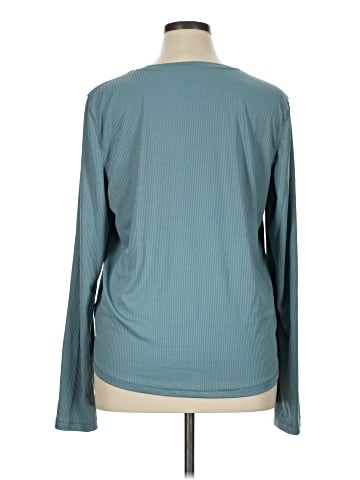 Danskin Long Sleeve Top (view 2)