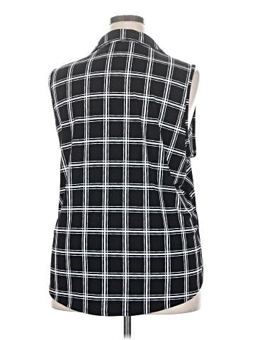 Knapp Studio Sleeveless T-Shirt (view 2)