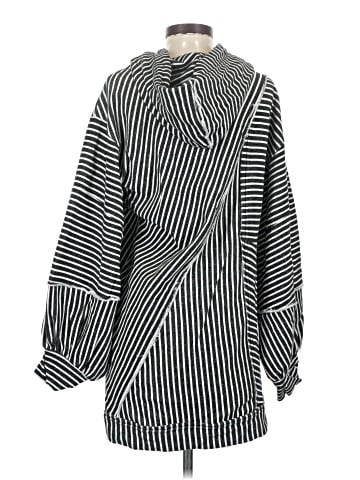 Pilcro Poncho (view 2)