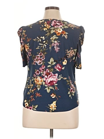 Iz Byer Sleeveless T-Shirt (view 2)