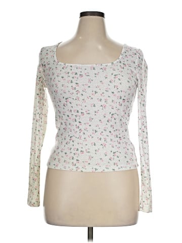 DAZY Long Sleeve T-Shirt (view 1)