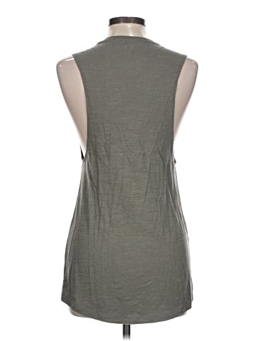 Vuori Sleeveless T-Shirt (view 2)
