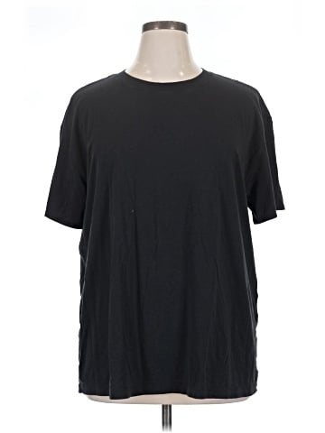 Lululemon Athletica Short Sleeve T-Shirt (view 1)