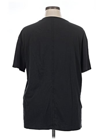 Lululemon Athletica Short Sleeve T-Shirt (view 2)
