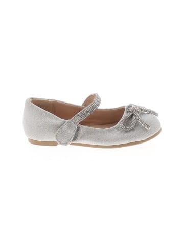 Unbranded Flats (view 1)