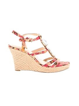 Kelly & Katie Wedges (view 1)