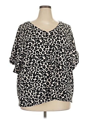 Discreet 3/4 Sleeve Blouse (view 1)
