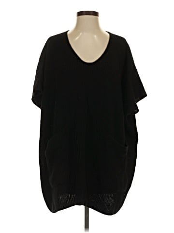 Lauren Vidal Poncho (view 1)