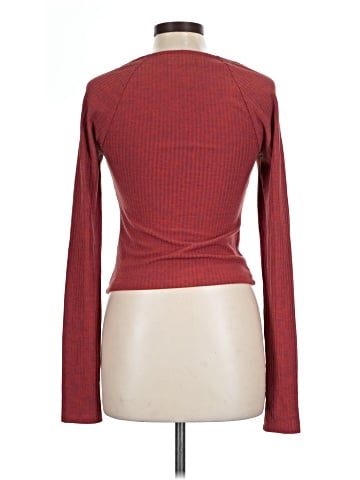 Urban Outfitters Long Sleeve T-Shirt (view 2)