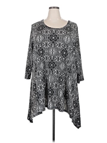 Woman Within Sleeveless Blouse (view 1)