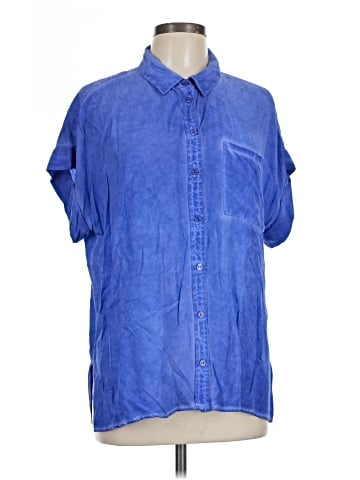 Velvet Heart Short Sleeve Button-Down Shirt (view 1)