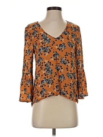 Eyeshadow 3/4 Sleeve Blouse (view 1)