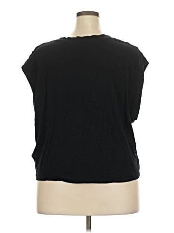 Old Navy Sleeveless T-Shirt (view 2)