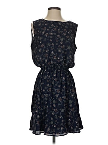 Cupcakes & Cashmere Casual Dress (view 1)