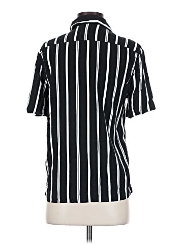 H&M Short Sleeve Button-Down Shirt (view 2)