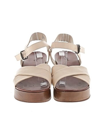 Universal Thread Sandals (view 2)