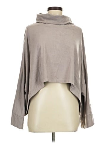 Liv Poncho (view 1)