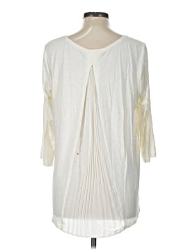 White House Black Market 3/4 Sleeve T-Shirt (view 2)