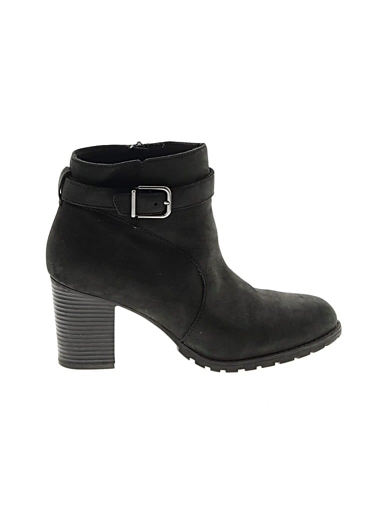 Pre-owned Clarks Ankle Boots In Black