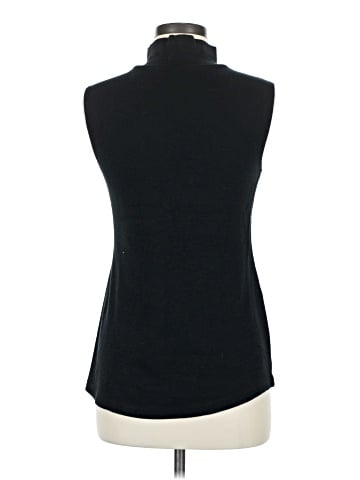 Croft & Barrow Sleeveless Top (view 2)