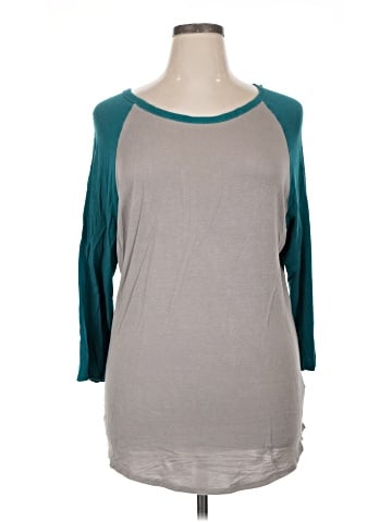 Lularoe 3/4 Sleeve T-Shirt (view 1)