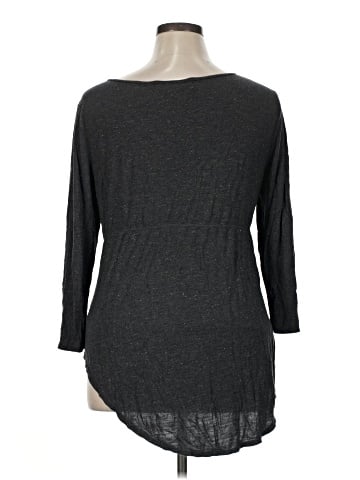 Old Navy - Maternity 3/4 Sleeve T-Shirt (view 2)