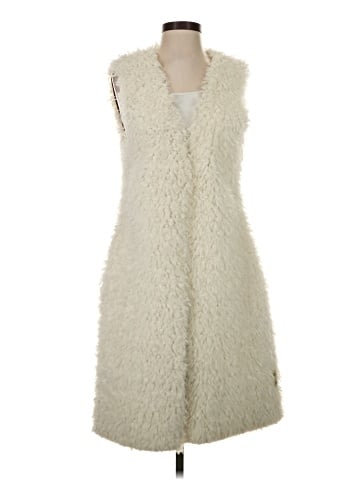 Me Jane Faux Fur Vest (view 1)