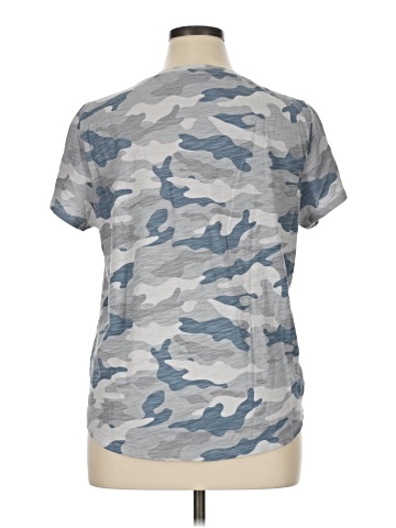 Old Navy Active T-Shirt (view 2)