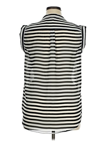 Antilia Femme Sleeveless Button-Down Shirt (view 2)