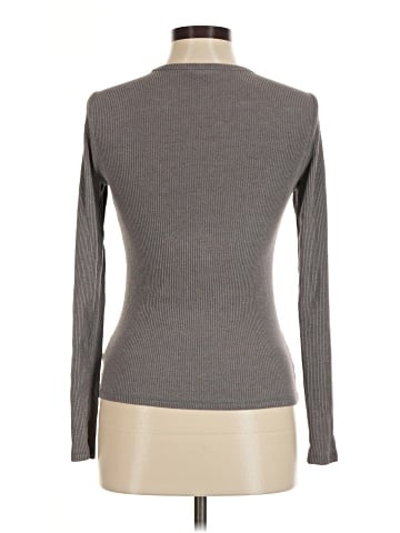 Old Navy Long Sleeve T-Shirt (view 2)