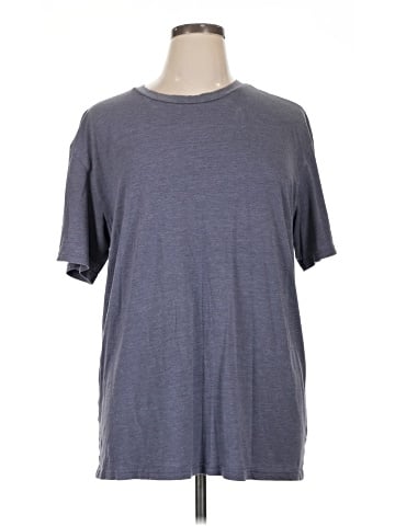 colsie Short Sleeve T-Shirt (view 1)