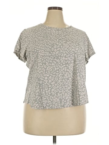 Old Navy Short Sleeve T-Shirt (view 1)