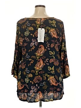 Magnolia Grace 3/4 Sleeve Blouse (view 2)