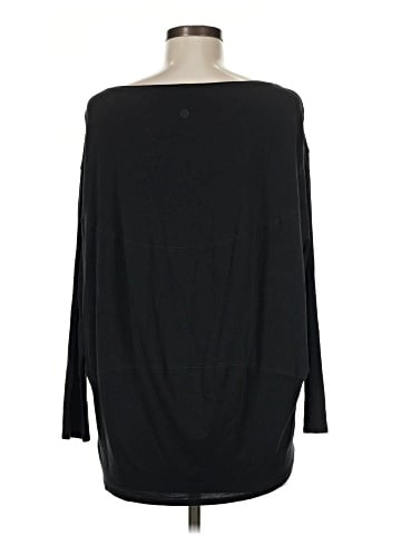 Lululemon Athletica 3/4 Sleeve T-Shirt (view 2)