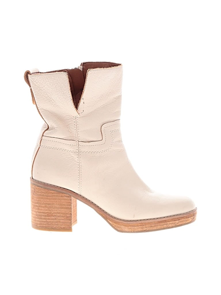 Pre-owned Franco Sarto Ankle Boots In Ivory