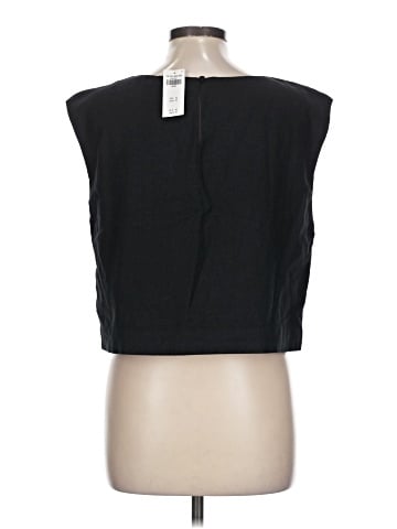 Abercrombie & Fitch Sleeveless T-Shirt (view 2)