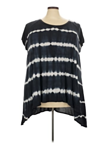 Ava & Viv Short Sleeve Top (view 1)