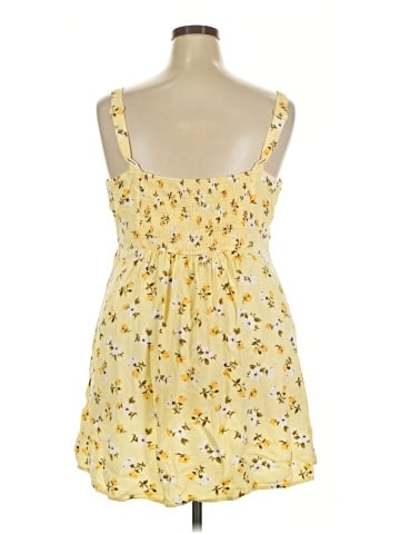 Old Navy Casual Dress (view 2)